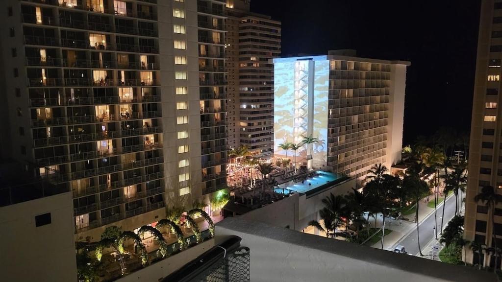 Waikiki Condo 2 Bedrooms 2 Bathrooms With 1 Free Parking Space Honolulu Luaran gambar