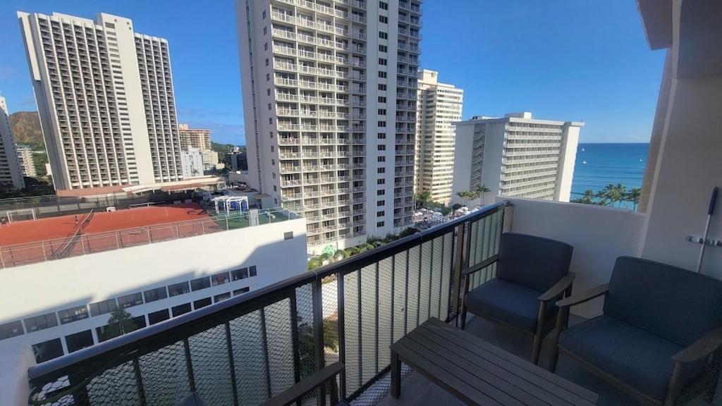Waikiki Condo 2 Bedrooms 2 Bathrooms With 1 Free Parking Space Honolulu Luaran gambar